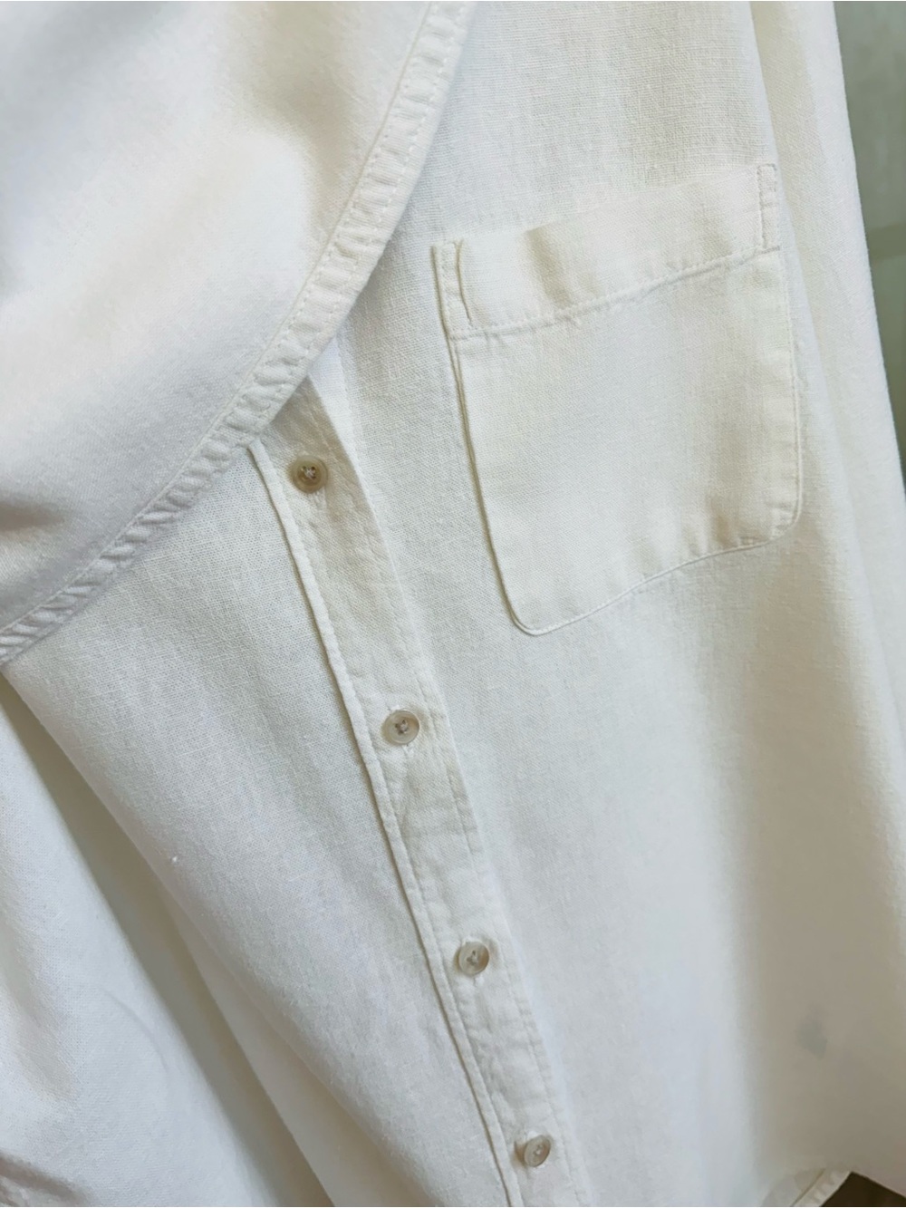 Universal Thread Women’s White Linen Button-Down Shirt with Chest Pocket - Picture 5 of 5